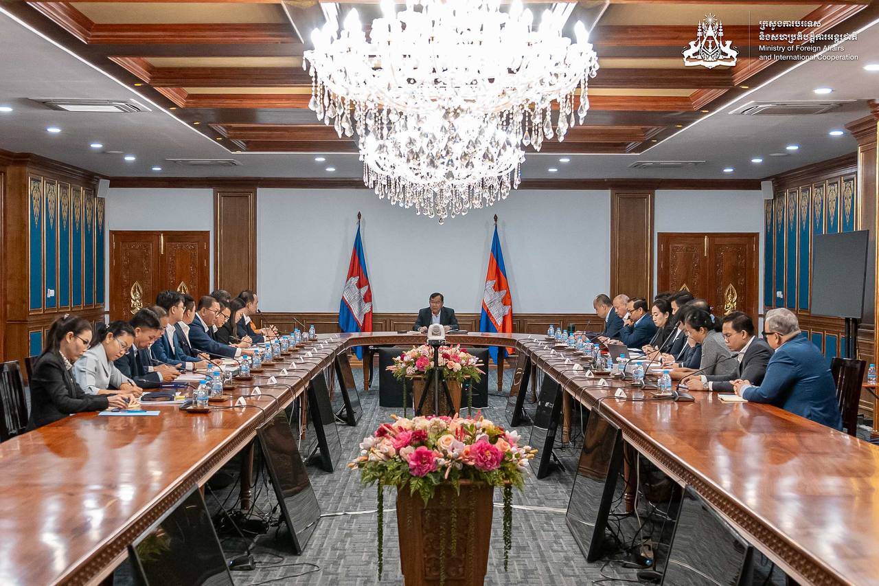 His Excellency Deputy Prime Minister Prak Sokhonn convenes an internal meeting to prepare for the 20th Francophonie Summit