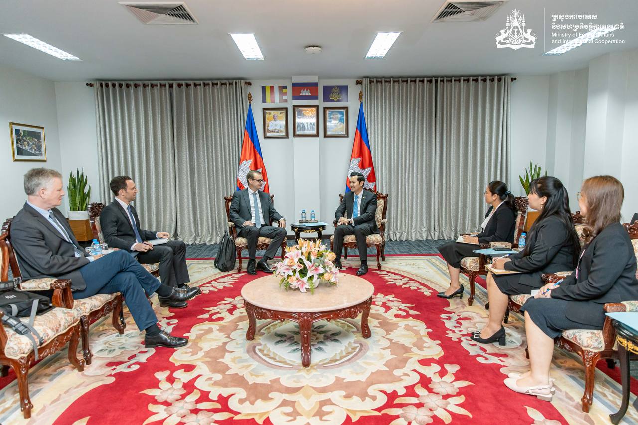 His Excellency KHUON Phon Rattanak has meeting with Mr. Claude Jentgen
