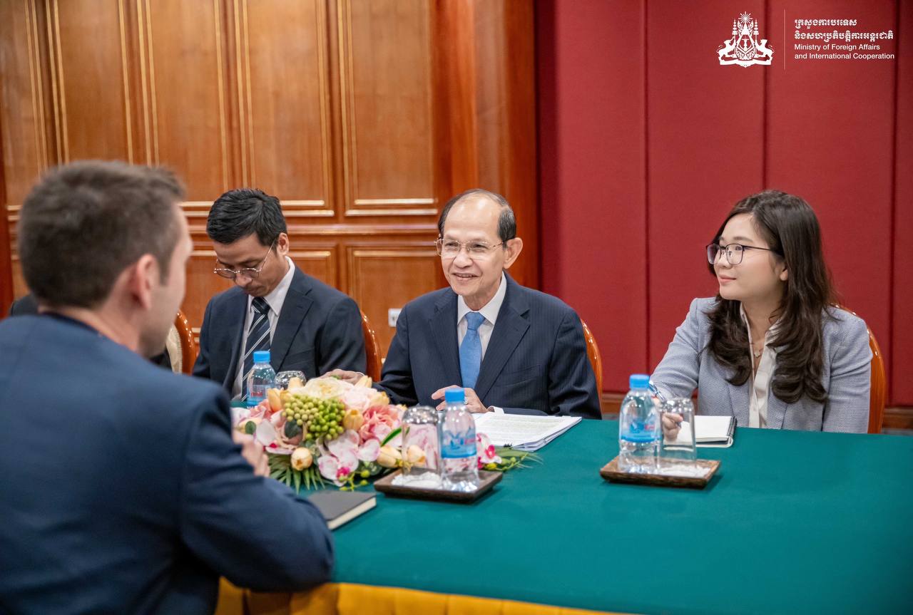 His Excellency Secretary of State KAN Pharidh meets with His Excellency Dominic Williams, Ambassador of the United Kingdom to Cambodia