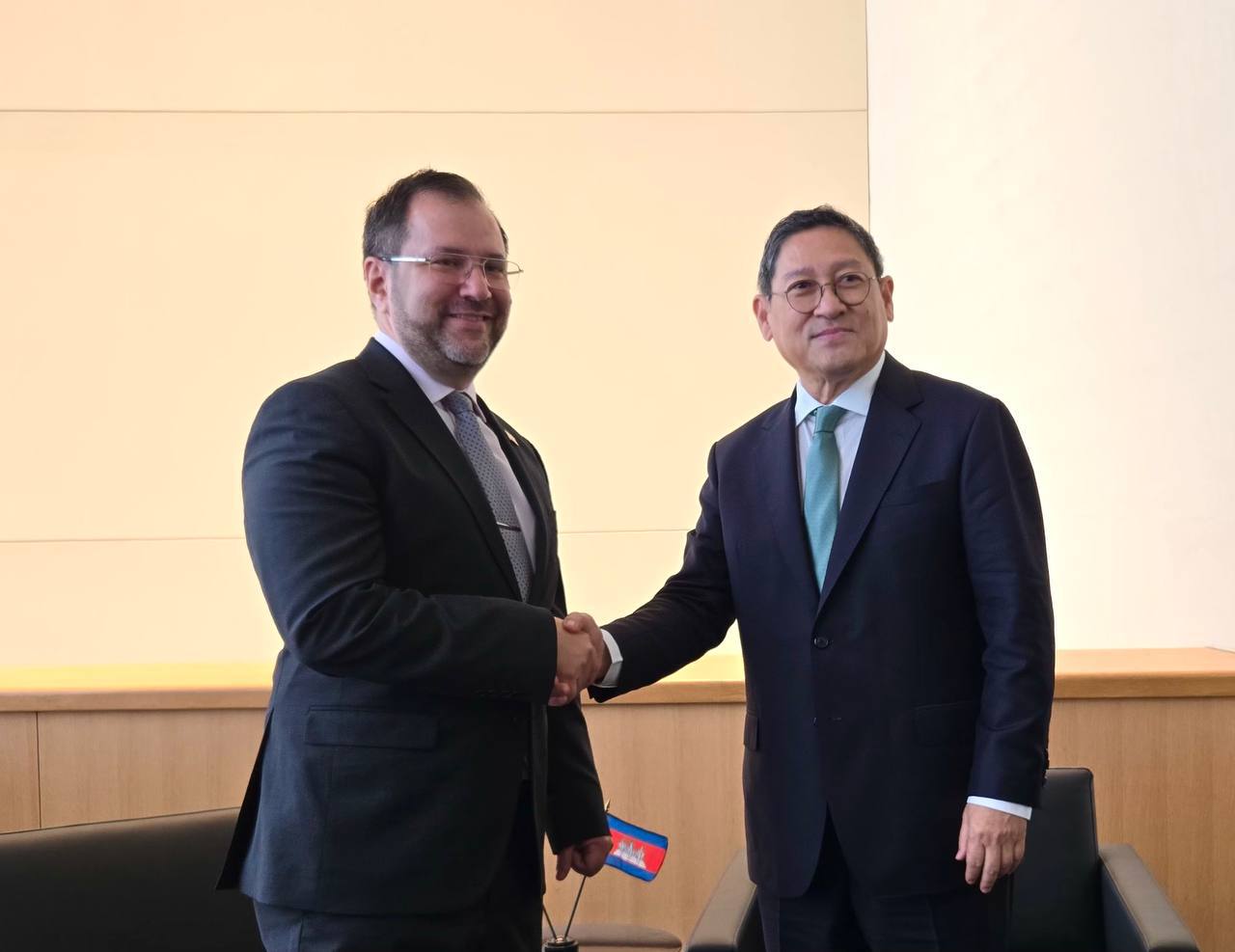 Bilateral meeting between His Excellency SOK Chenda Sophea, Deputy Prime Minister and Minister of Foreign Affairs and International Cooperation, and His Excellency Yván Gil Pinto, Minister of Foreign Affairs of the Bolivarian Republic of Venezuela