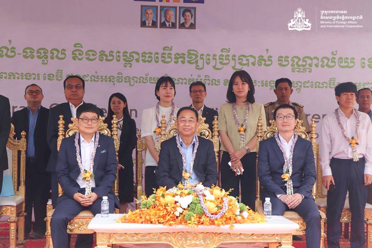 An inaugural ceremony to officially hand over the newly built KB Library to Damnak Ampil Secondary School